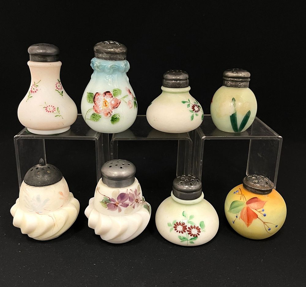 Lot 174: 8 Mt. Washington salt shakers
