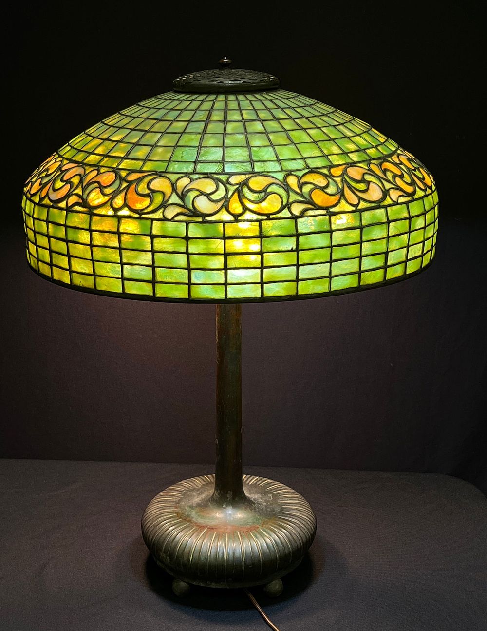 Lot 216: Tiffany Lemon Leaf table lamp