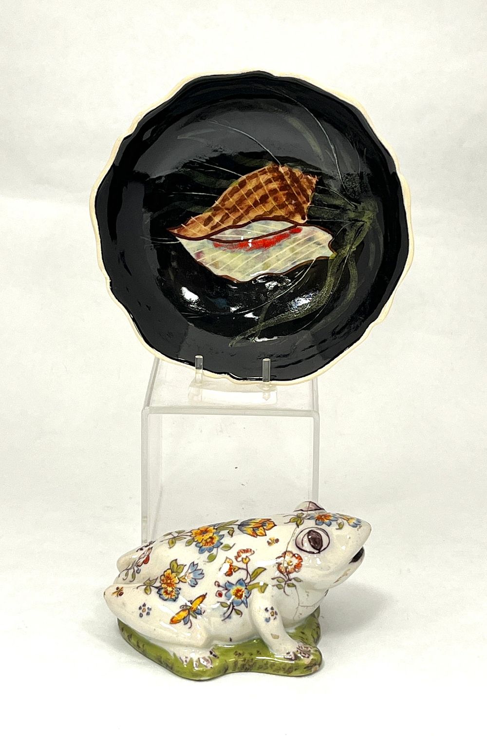 Lot 243: Desvres Figural Frog and Small Bowl