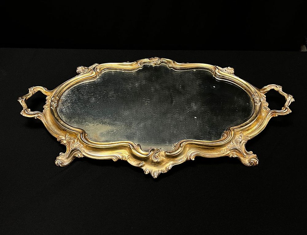 Lot 305: Classic bronze and mirror plateau