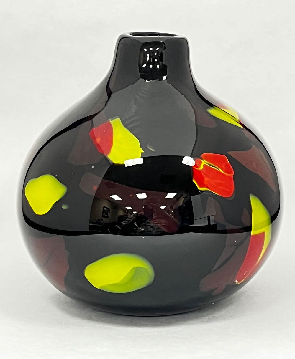 Lot 331: Murano art glass vase
