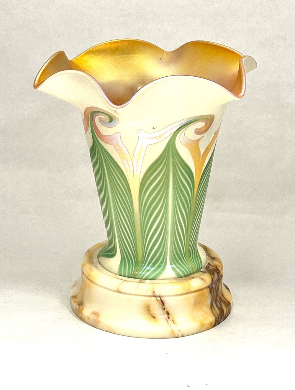 Lot 366: Quezal shade set on a marble base