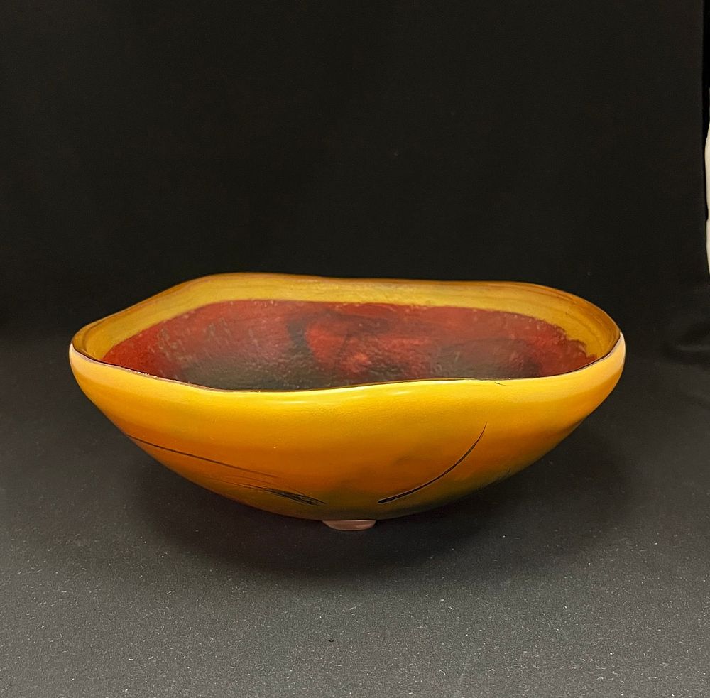 Lot 399: Contemporary art glass bowl