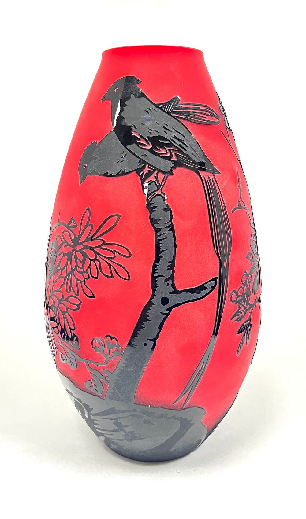 Lot 400: Contemporary Cameo glass vase