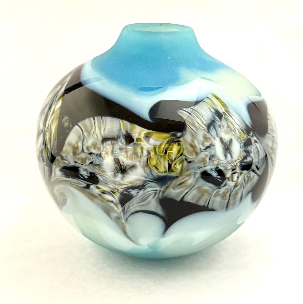 Lot 162: Richard Ritter Paperweight vase