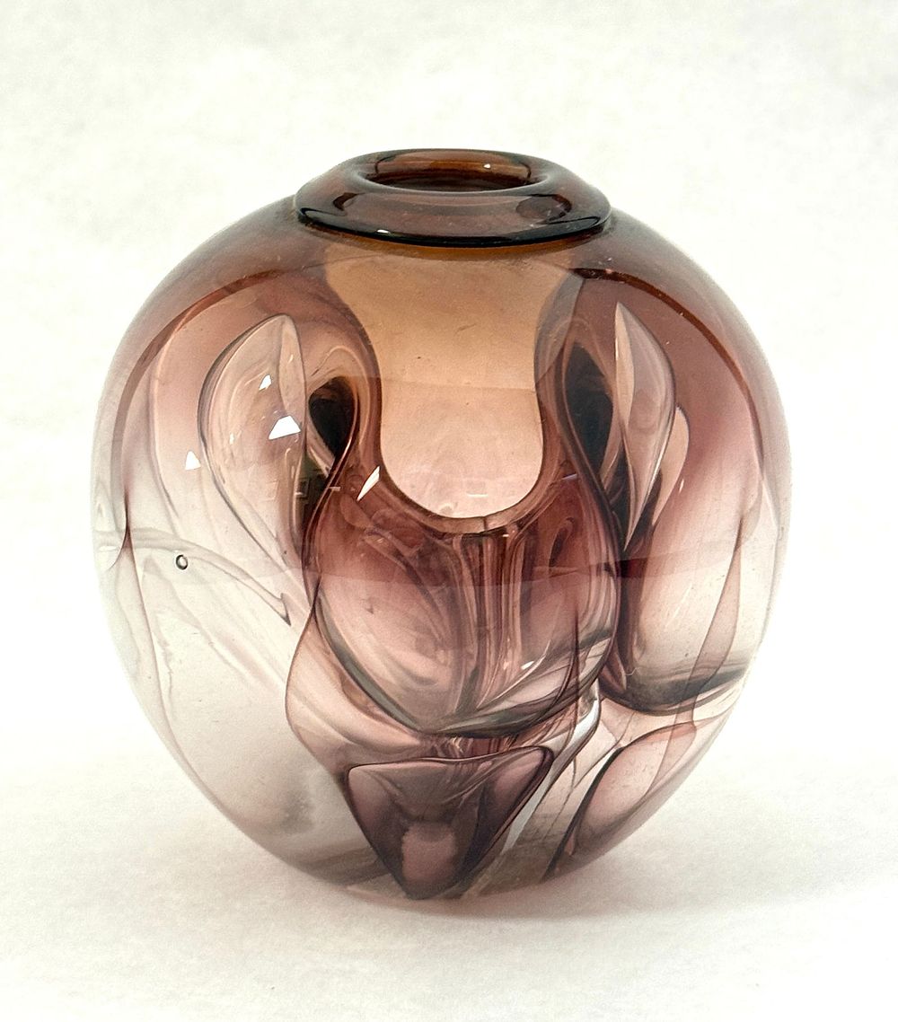 Lot 179: Paul Manners Paperweight Vase