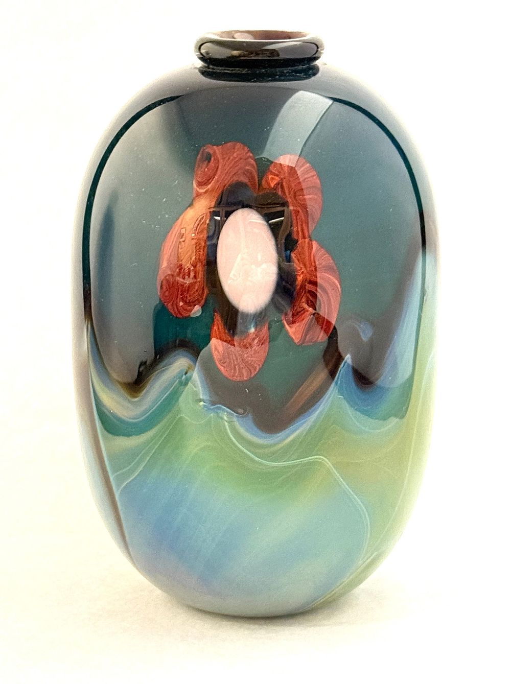 Lot 183: Michael Pavlik Paperweight Vase