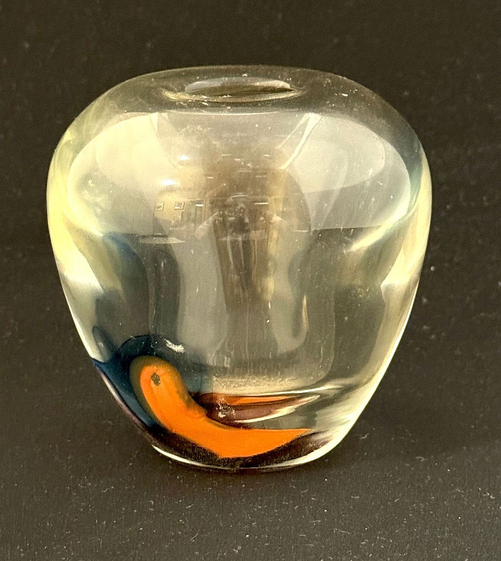 Lot 198: Hiroshi Yamano Glass Vase
