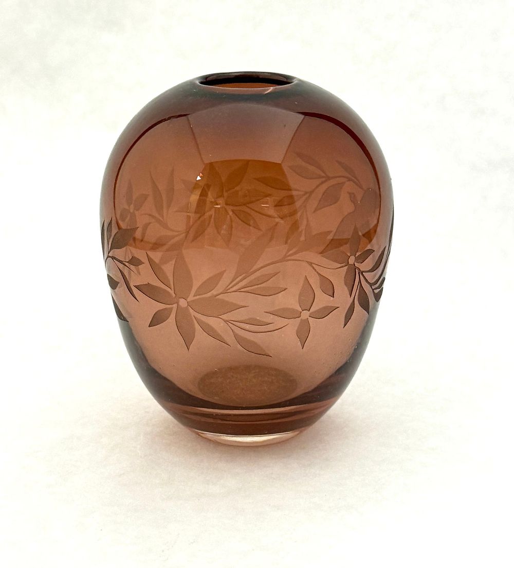 Lot 237: Genitti Etched Glass Vase