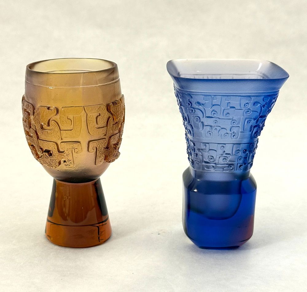 Lot 383: 2 Tittot Art Glass Vases