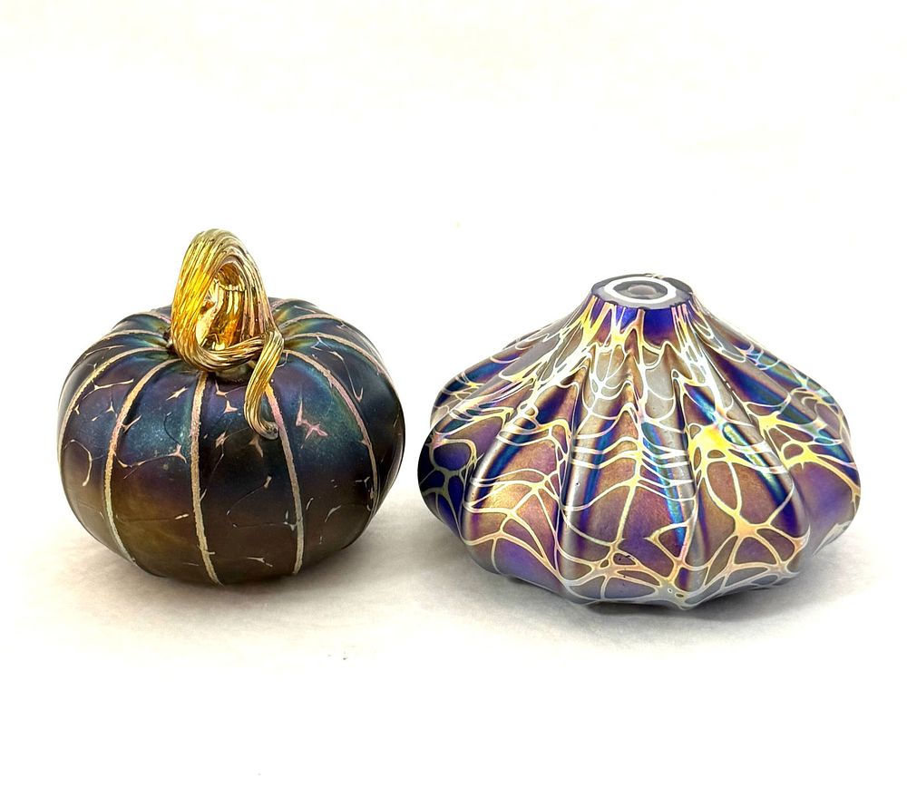 Lot 503: 2 Contemporary Art Glass Items