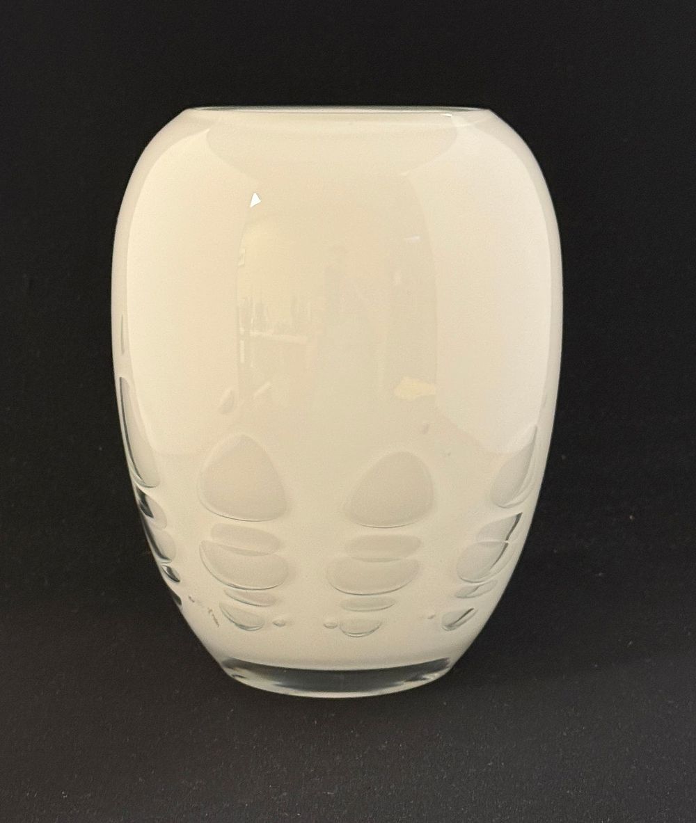 Lot 506: Villeroy & Boch Opal Vase