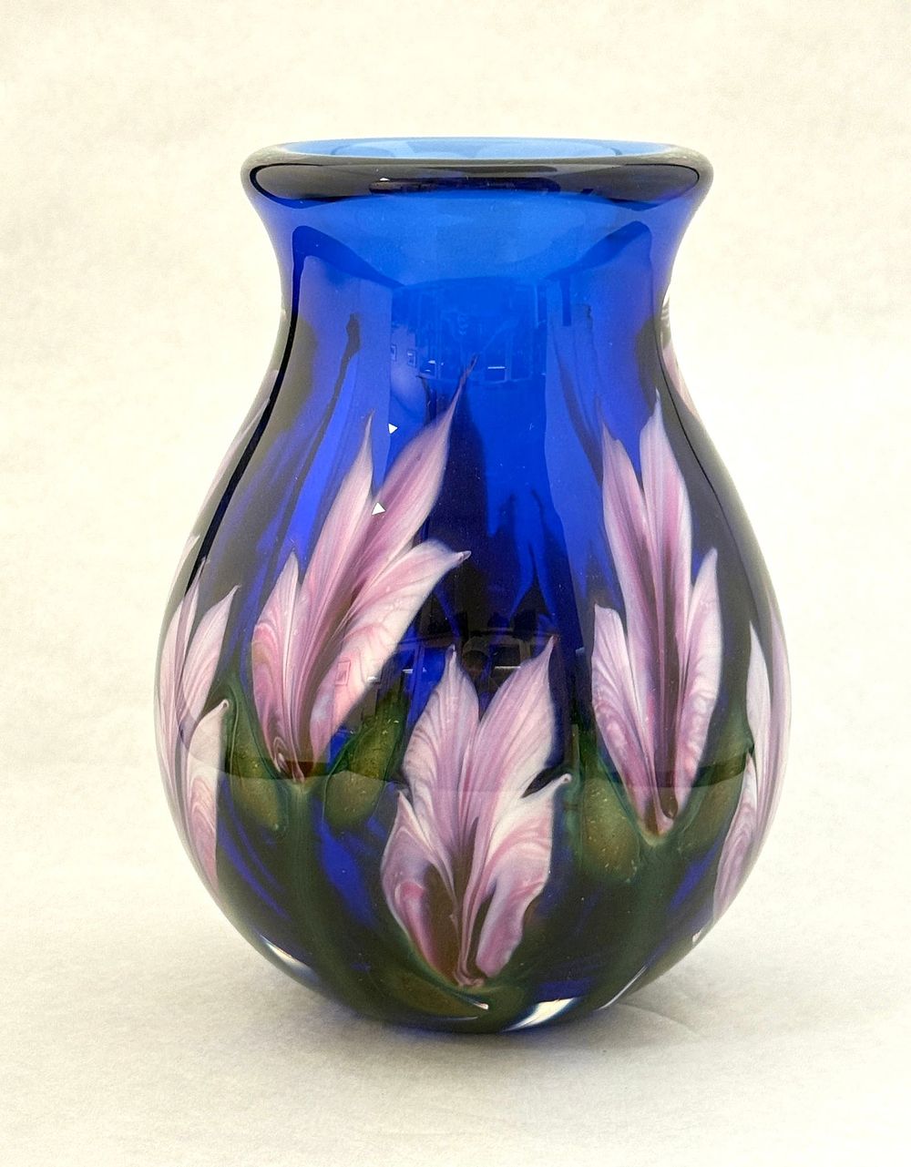 Lot 512: Daniel Lotton Blue Art Glass Vase