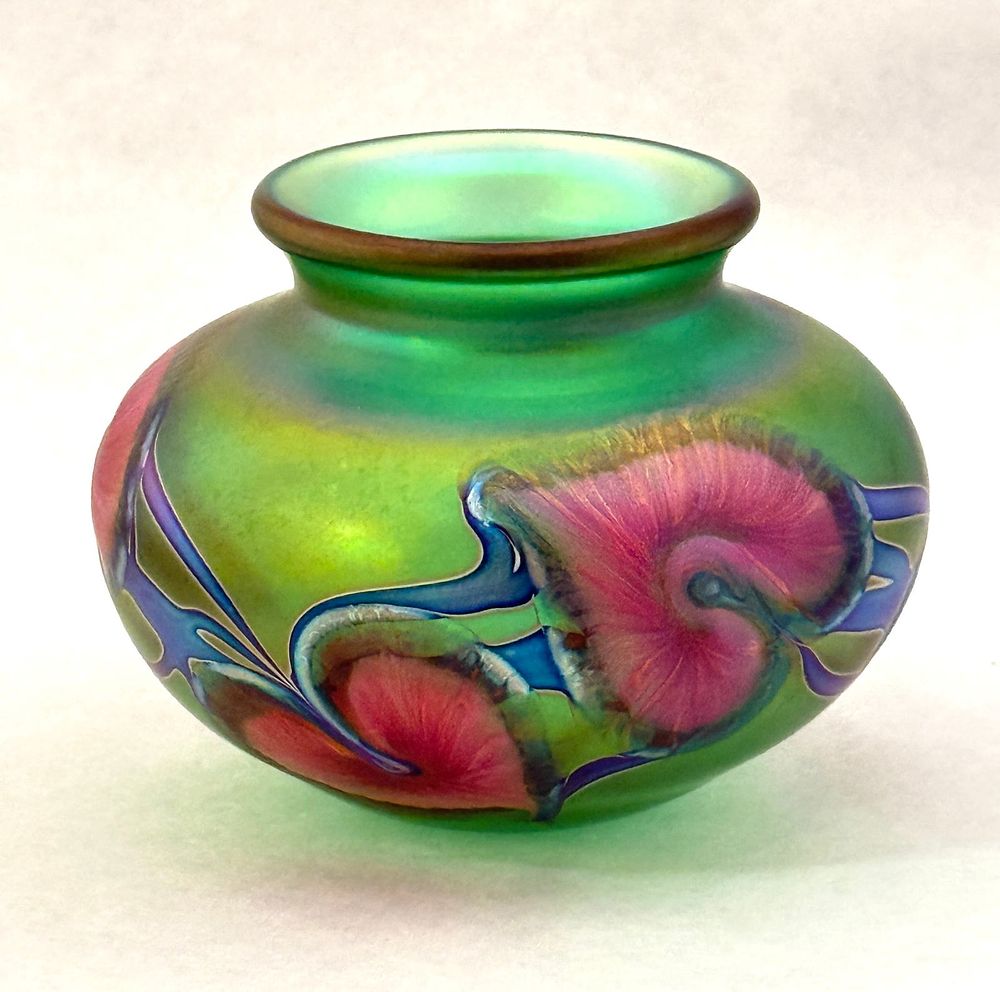 Lot 516: Lotton Studio Green Vase