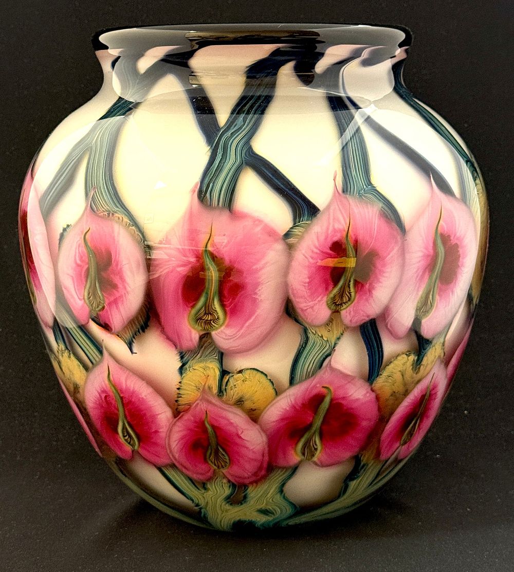 Lot 517: Daniel Lotton Paperweight Vase