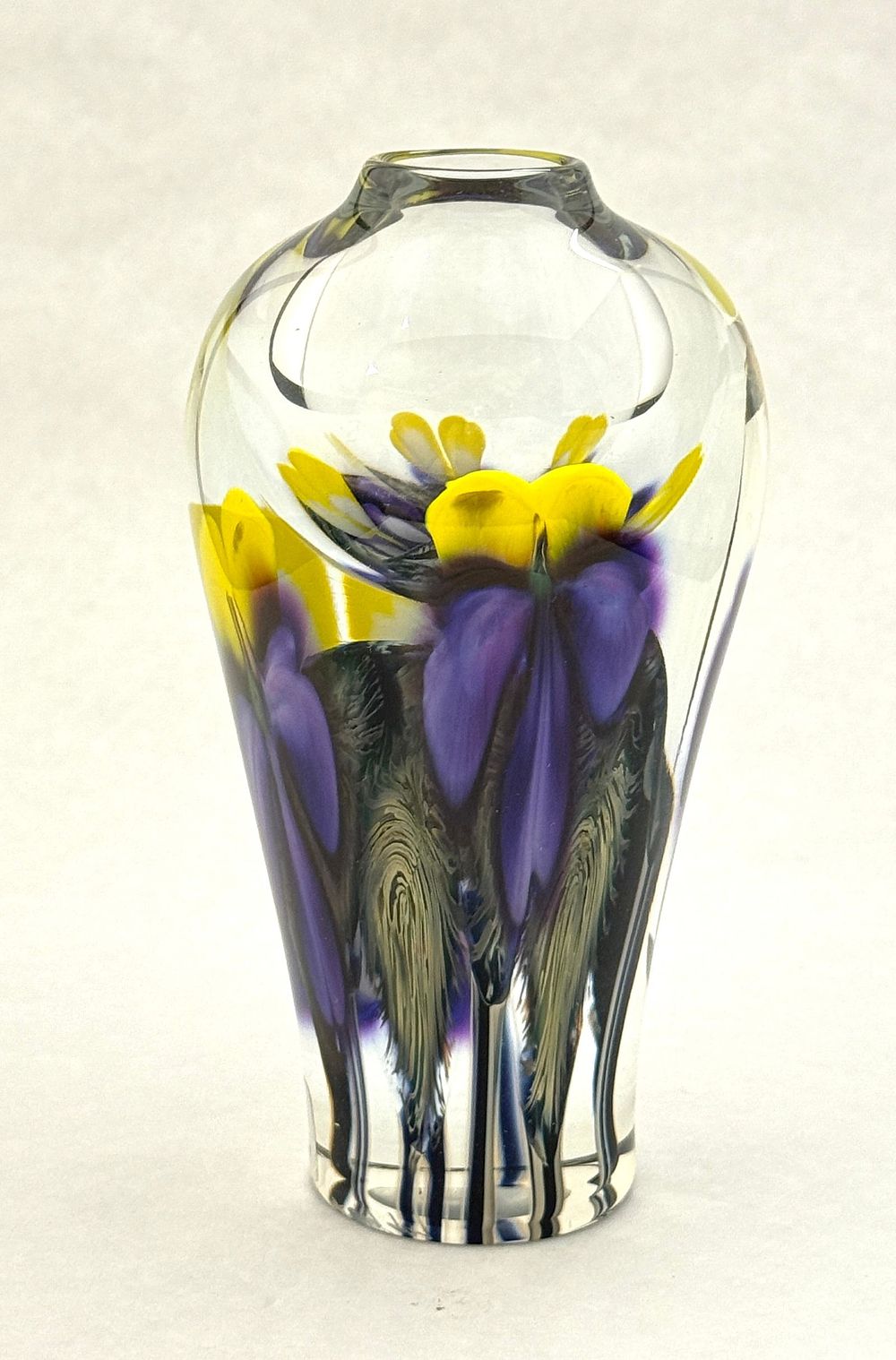 Lot 522: David Lotton Paperweight vase
