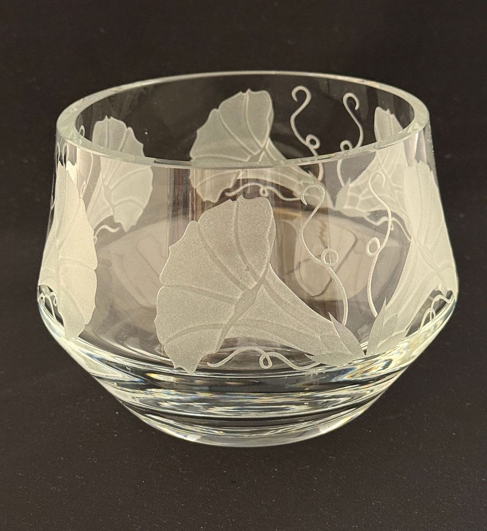 Lot 529: Maryann Wagner Etched Bowl