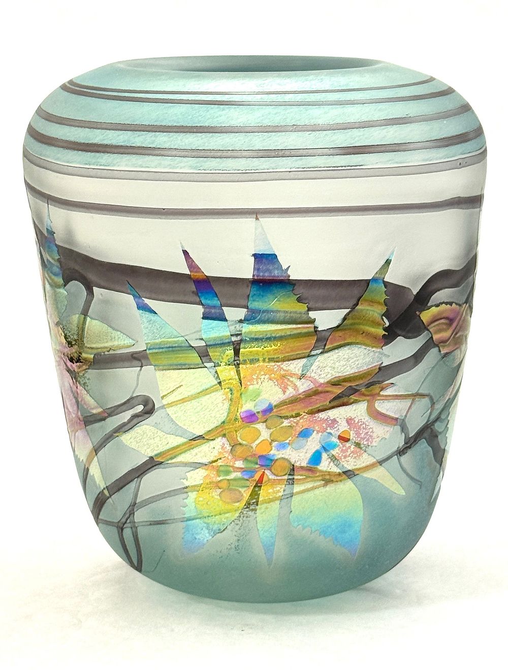 Lot 536: Stanislaw Borowski iridescent vase