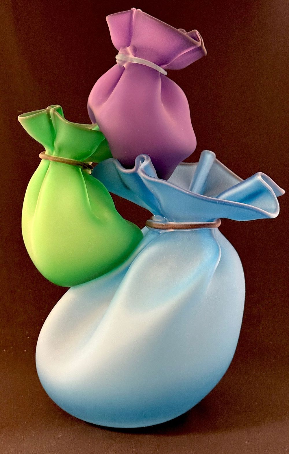 Lot 538: Impressive Littleton Vogel Bag Vase