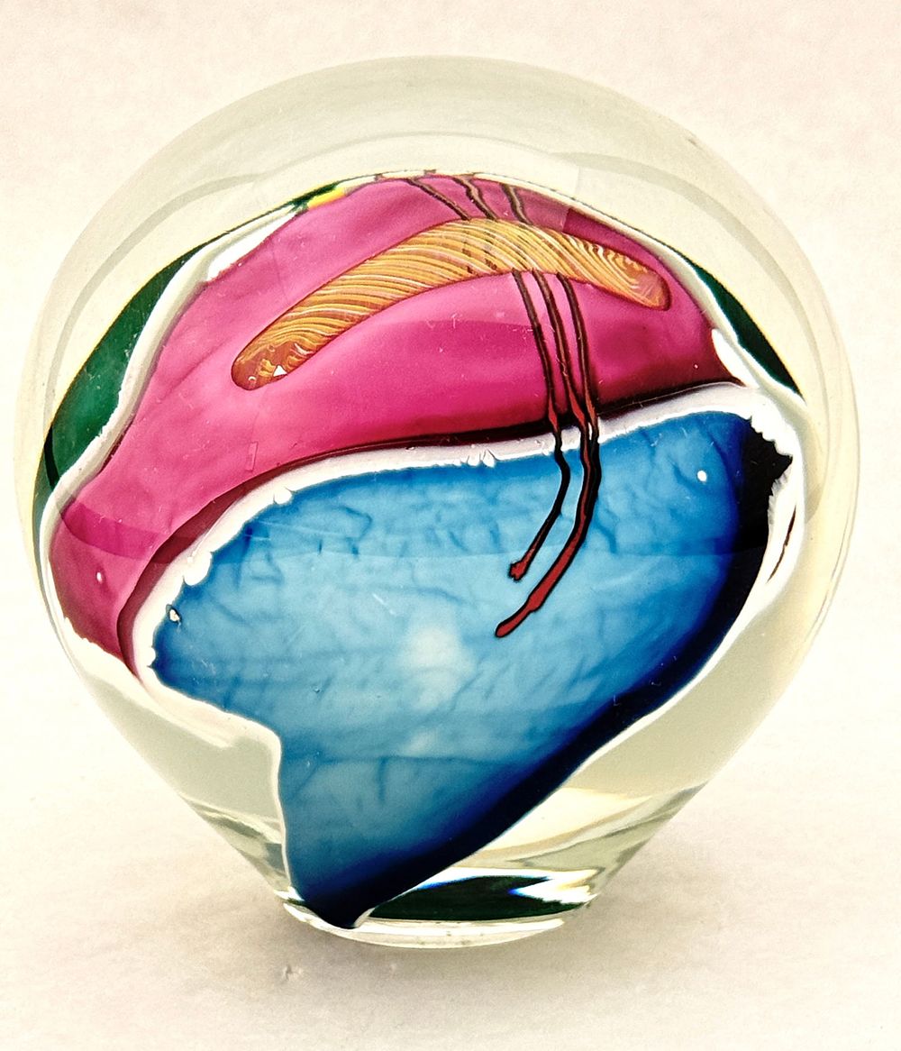Lot 550: Wilbat Art Glass Paperweight
