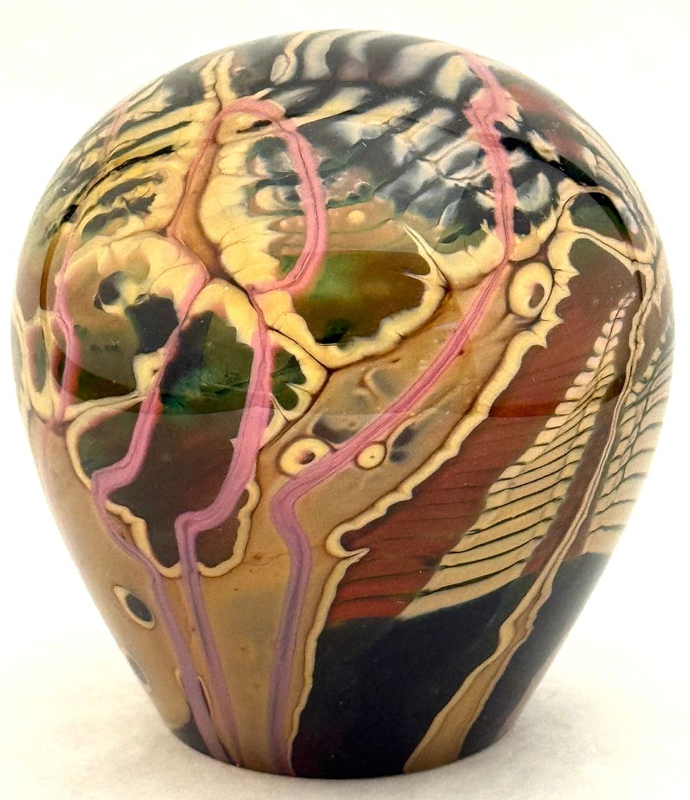 Lot 570: Sally Rogers Art Glass Paperweight