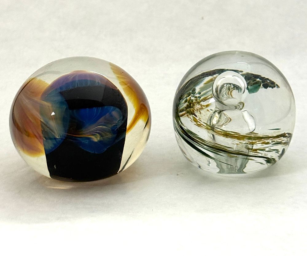 Lot 590: 2 Art Glass Paperweights