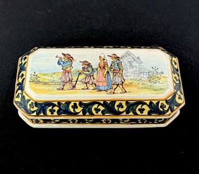 Porquier Beau Rectangular Box. Porquier Beau French faience rectangular footed box with lid 