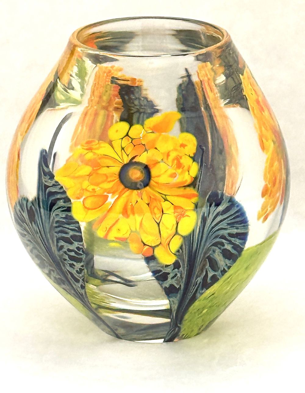 Lot 535: Lotton Paperweight Style Vase