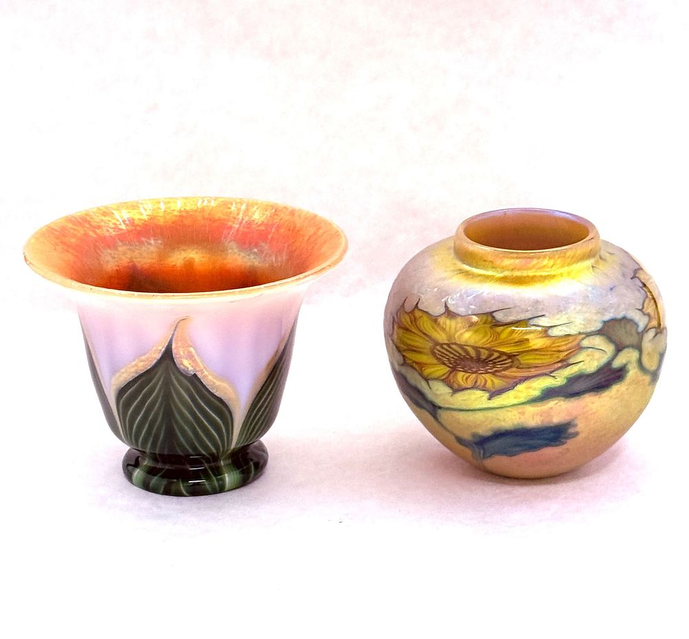 Lot 562: 2 Lundberg Studios Art Glass Items