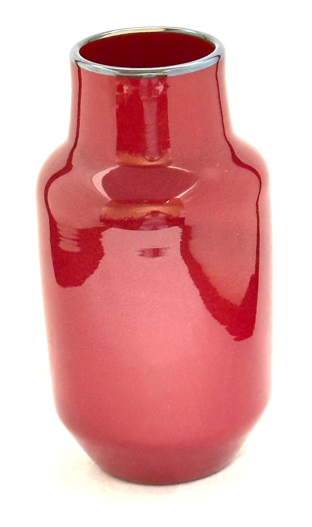 Lot 563: Lundberg Studios Red Vase