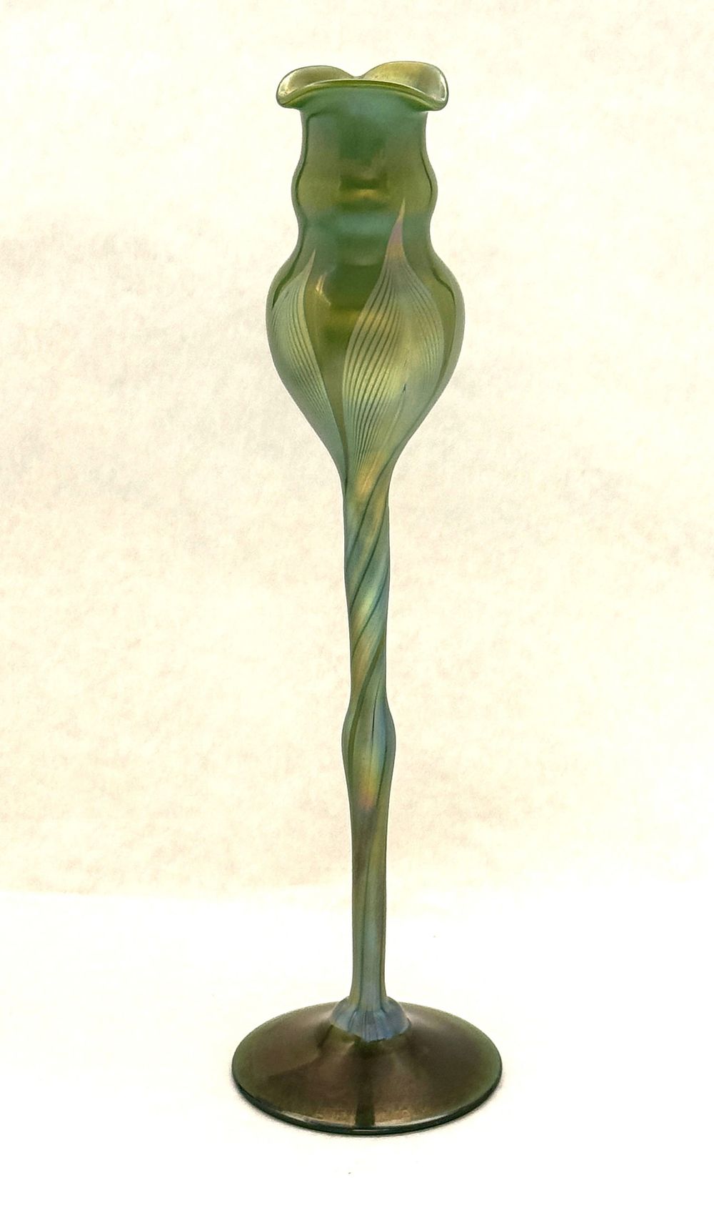 Lot 564: Lundberg Green Calla Lily Vase