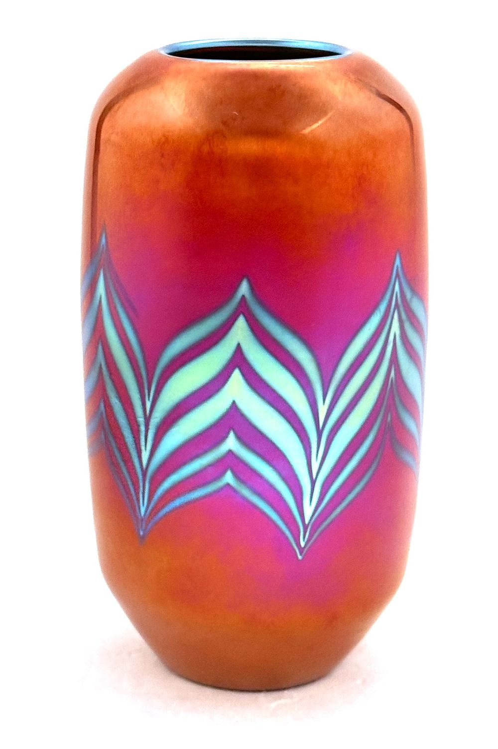 Lot 565: Lundberg Red Iridized Vase