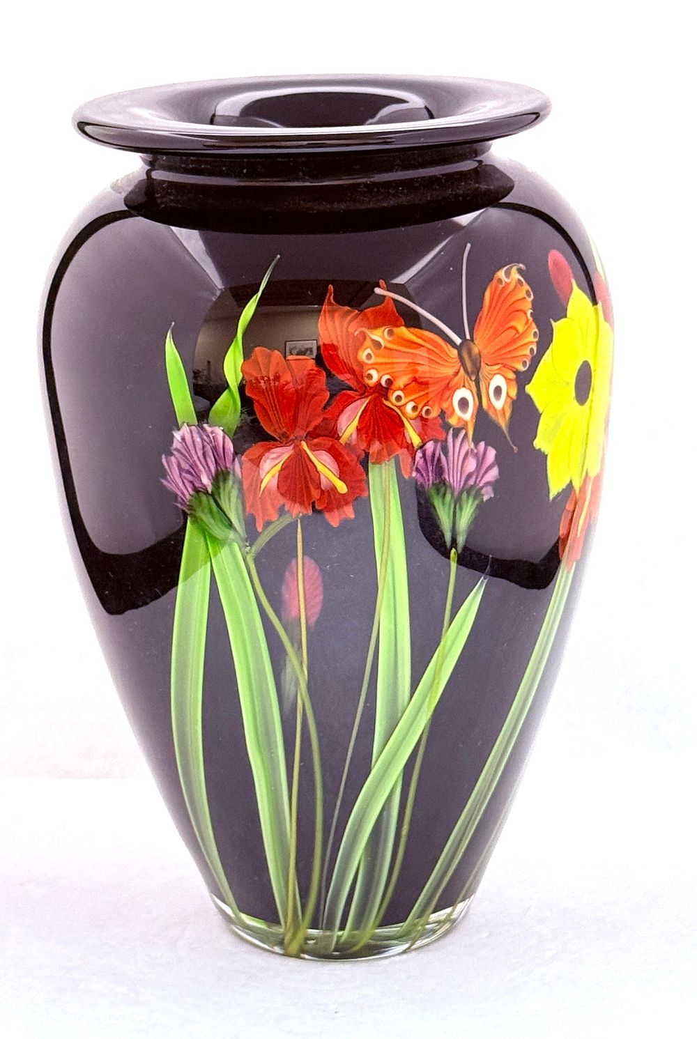 Lot 566: Large Mayauel Ward Vase