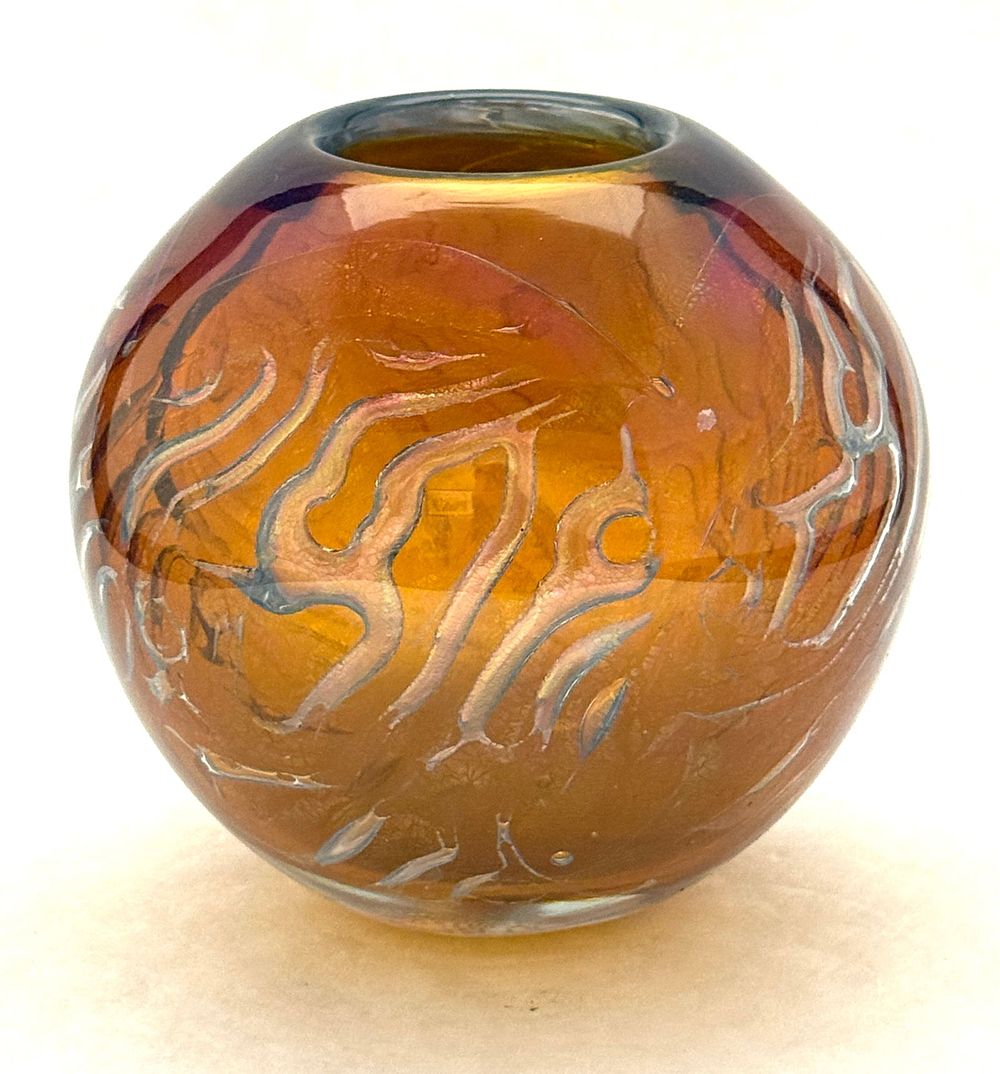 Lot 593: Huchthausen Rose Bowl