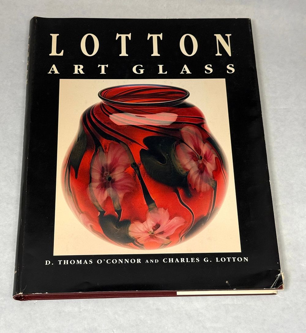 Lot 475: Lotton Art Glass Book