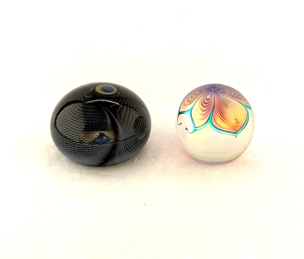 Lot 503: 2 Art Glass Paperweights
