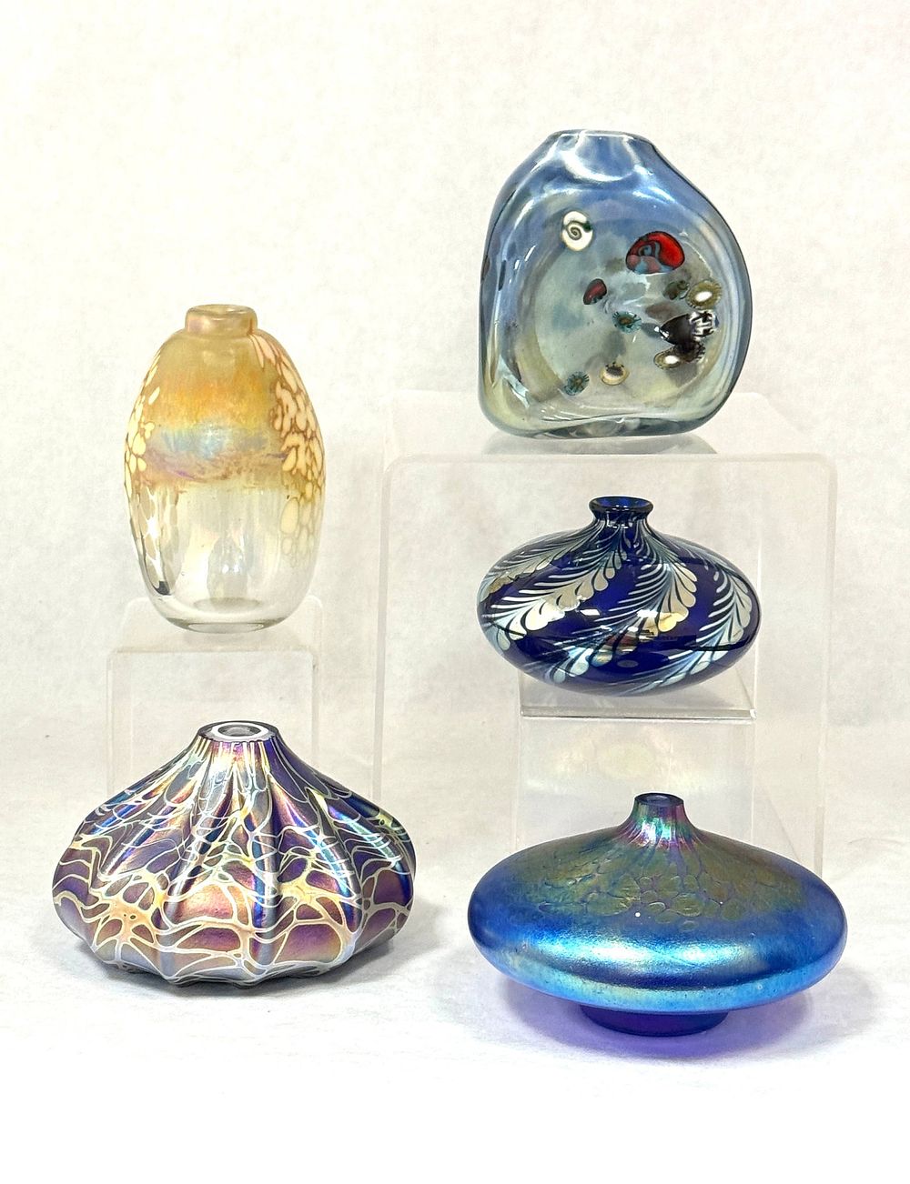 Lot 511: 5 Contemporary Oil Lamps