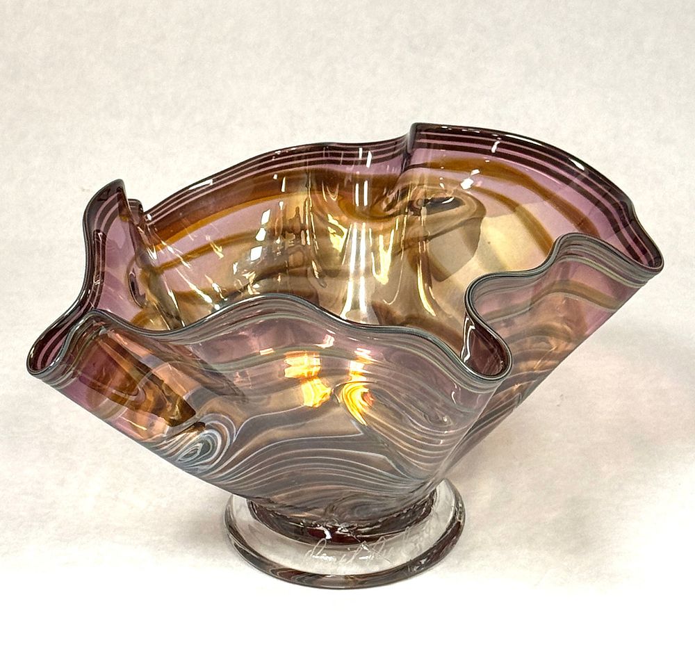 Lot 525: Daniel Read Footed Vase
