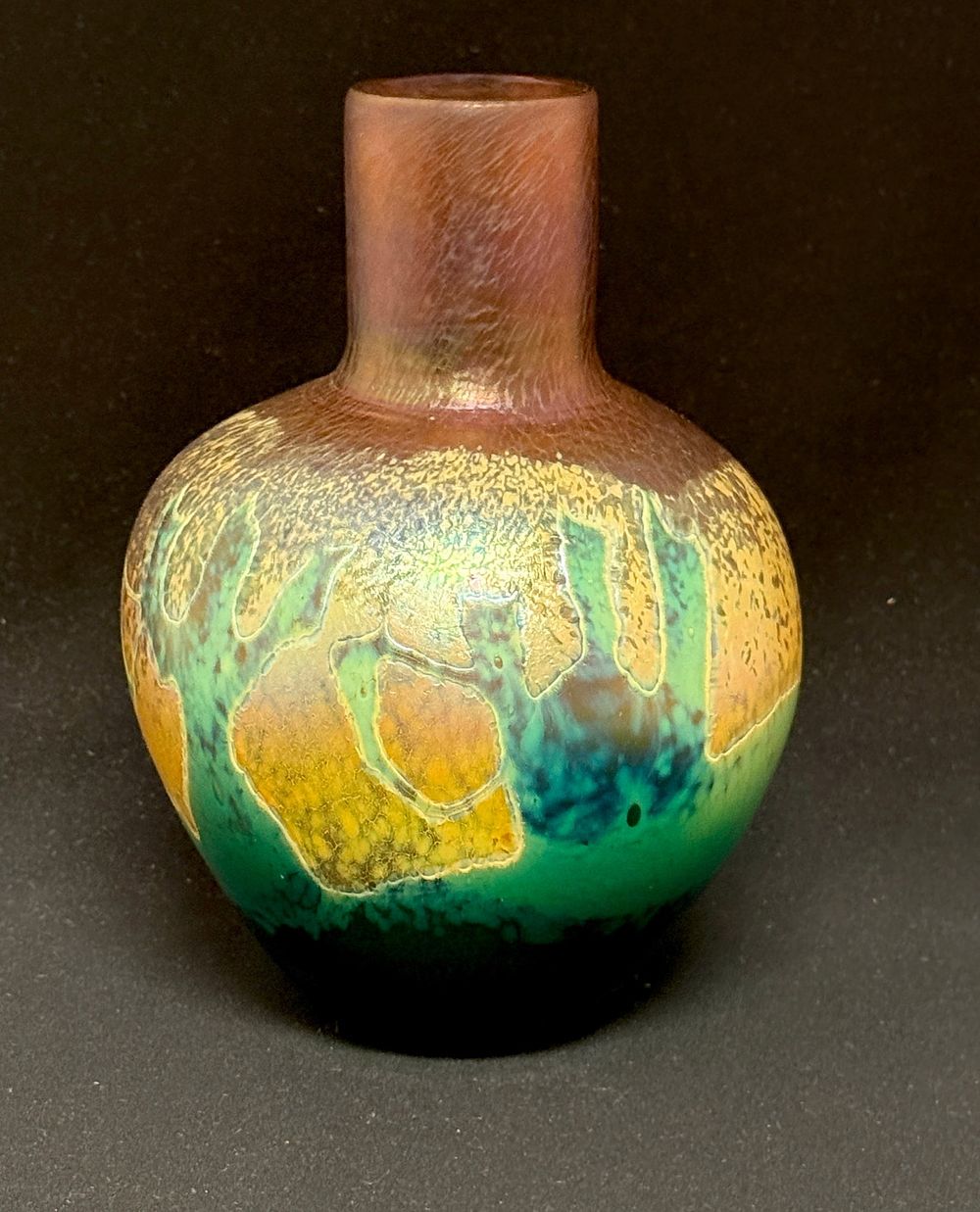 Lot 536: Contemporary Art Glass Vase