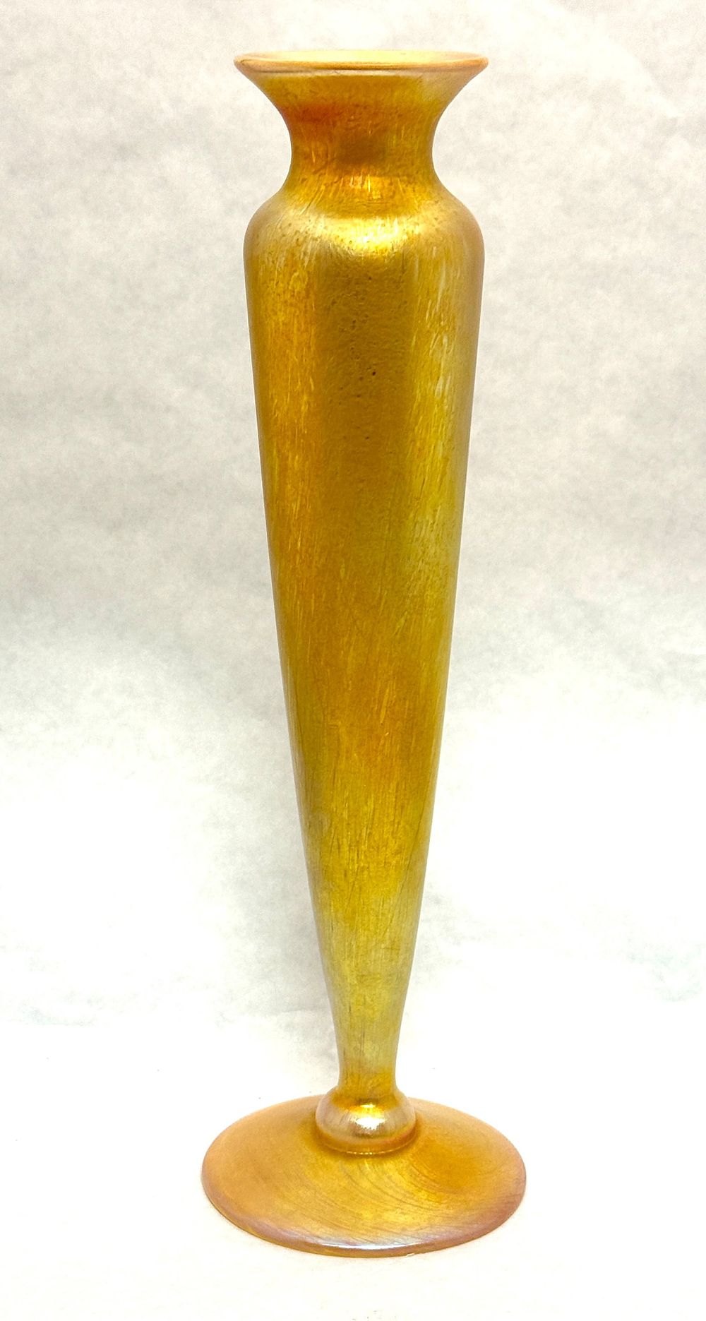 Lot 540: Lundberg Gold Iridescent Bud Vase