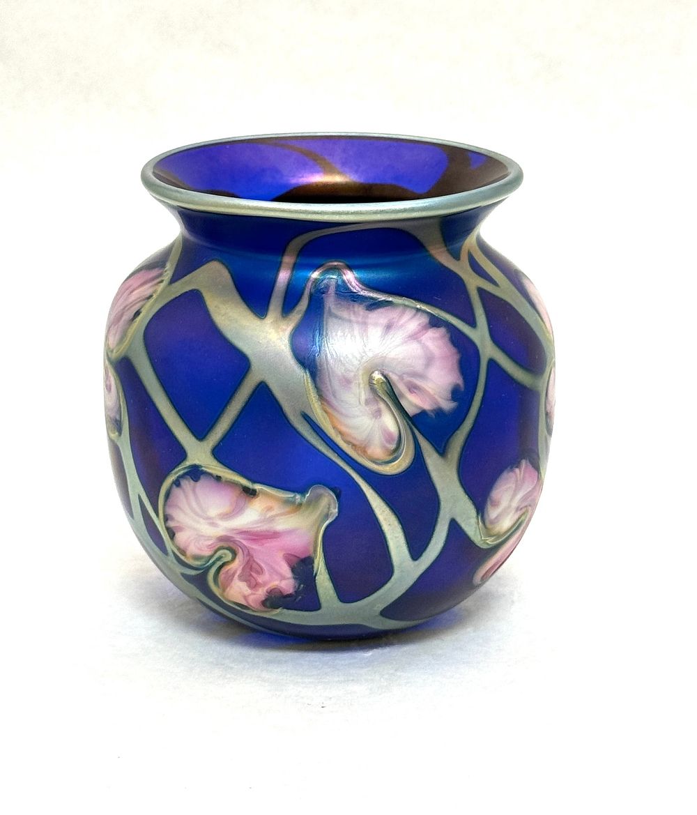 Lot 555: John Lotton Blue Glass Vase