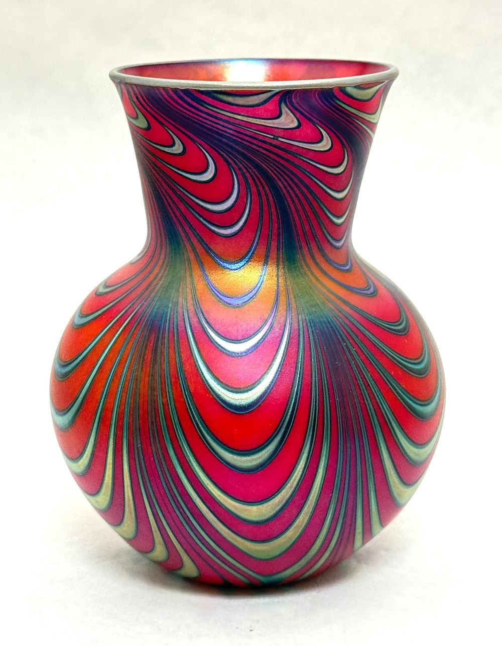 Lot 557: Charles Lotton Red Glass Vase