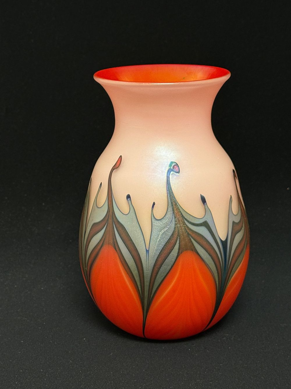 Lot 561: Charles Lotton Red Glass Vase