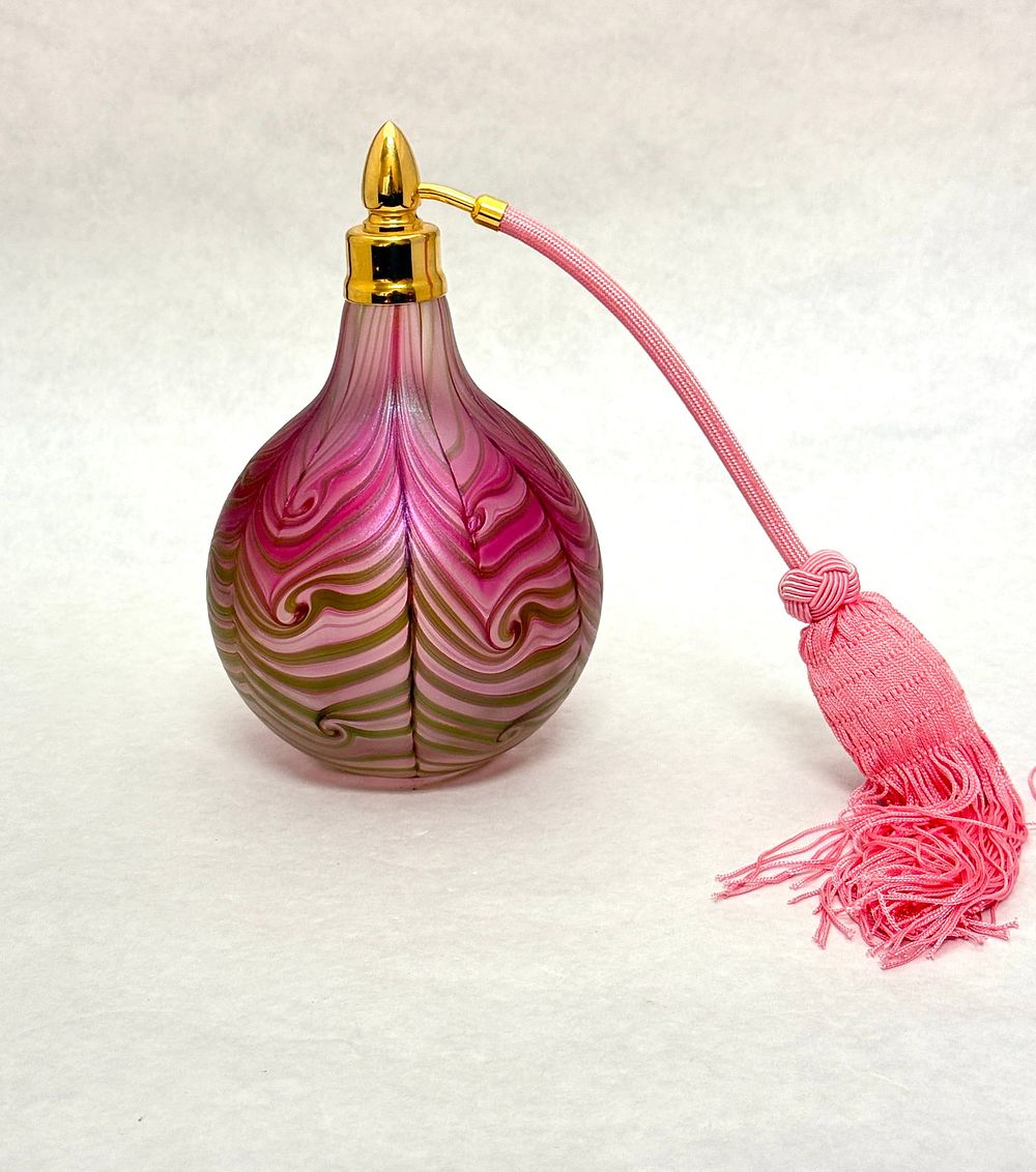 Lot 566: Daniel Lotton Atomizer