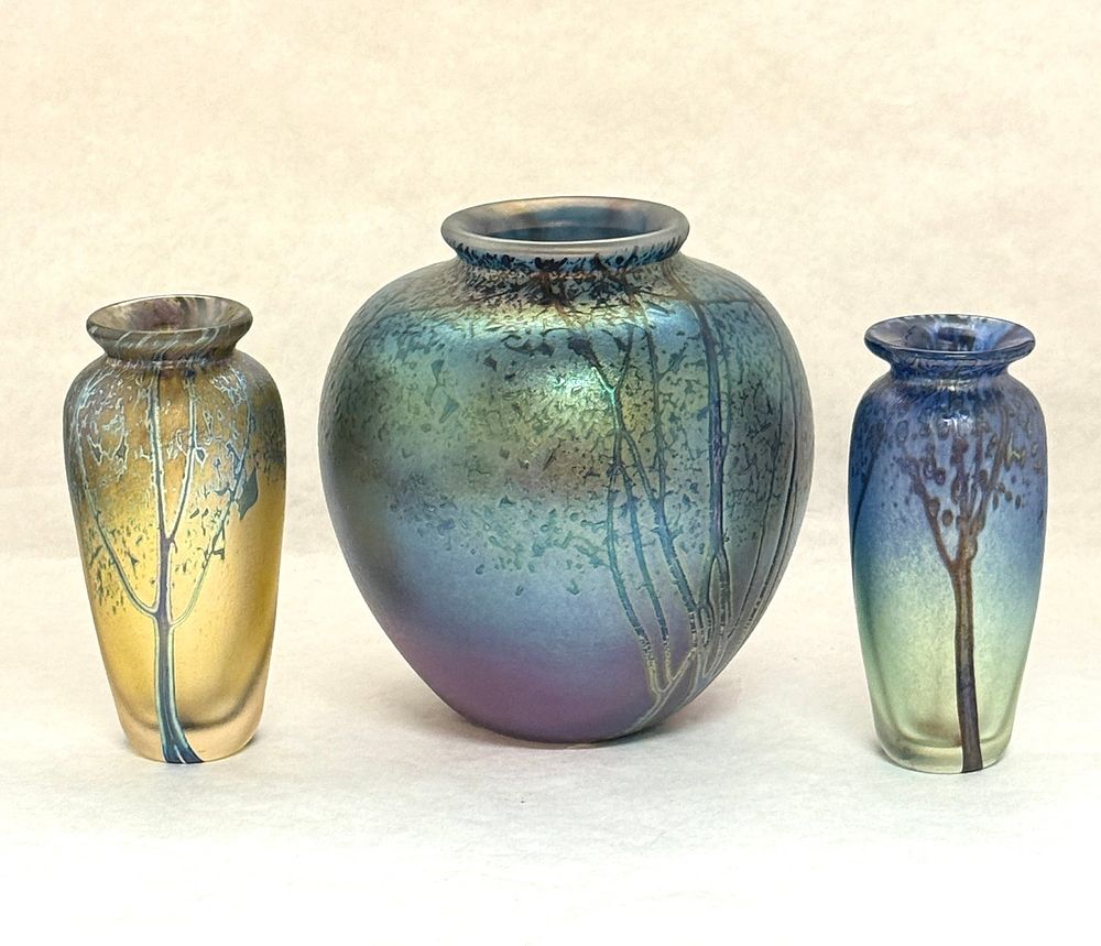 Lot 578: 3 Pete Robison Glass Vases