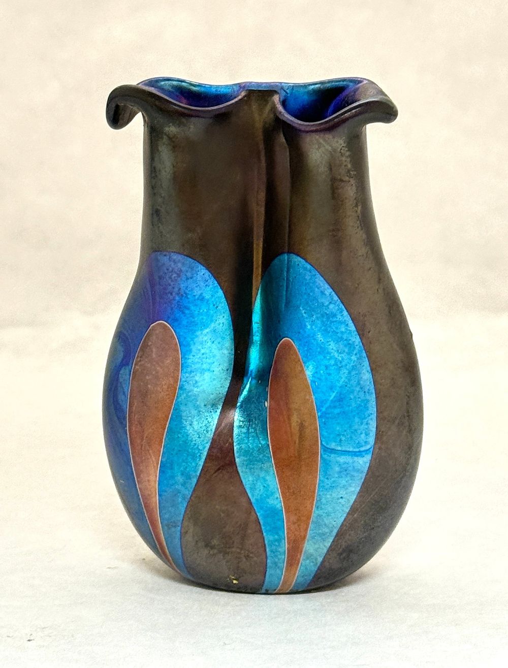 Lot 580: Mark Peiser Pinched Sided Vase