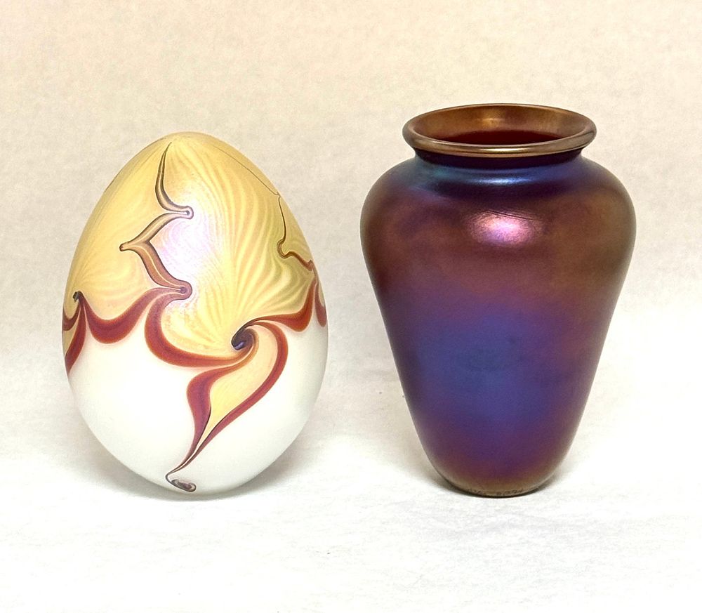 Lot 585: 2 Art Glass Items