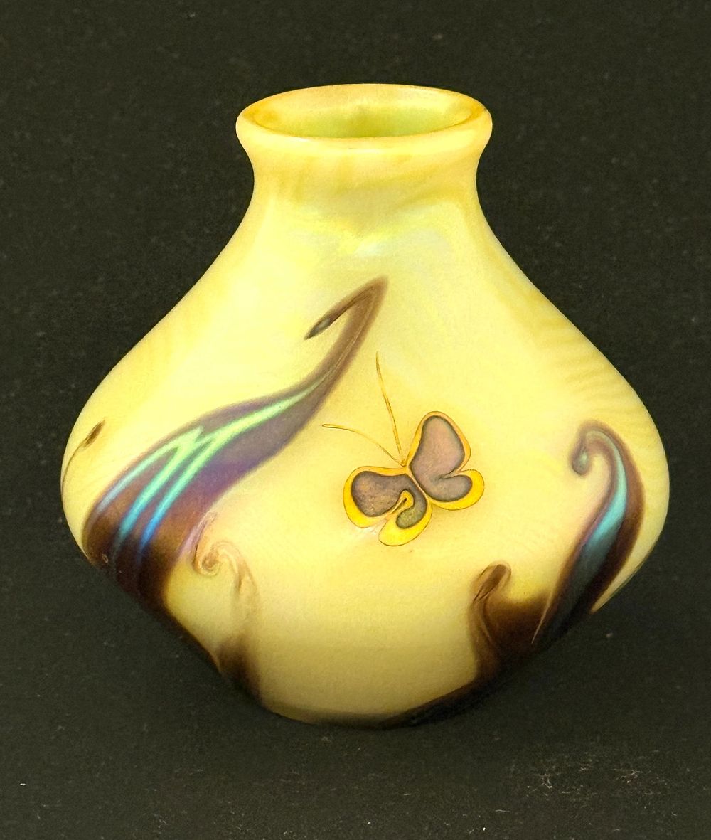 Lot 590: Lundberg Butterfly Glass Vase