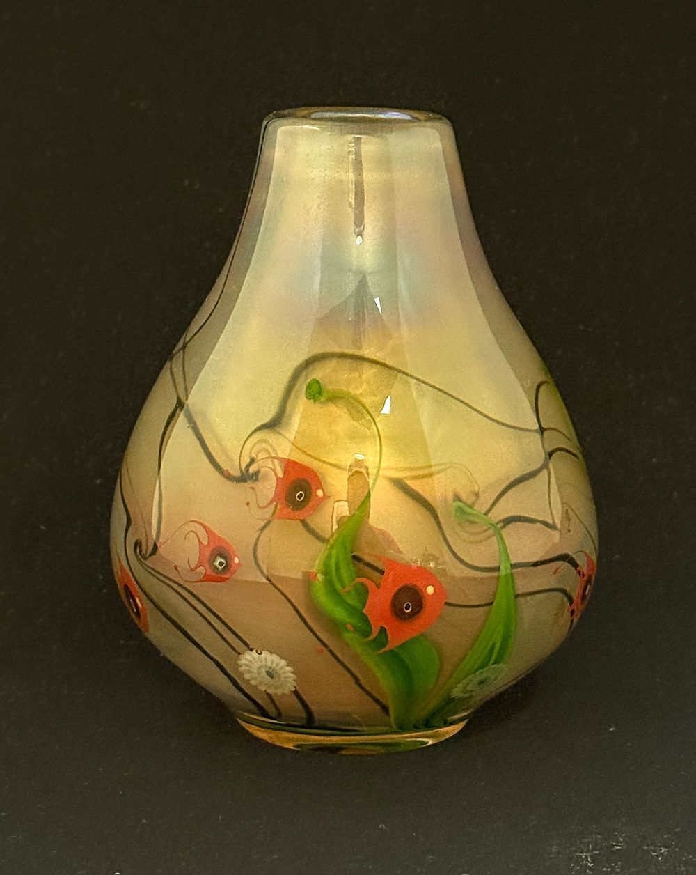 Lot 591: Lundberg Paperweight Vase