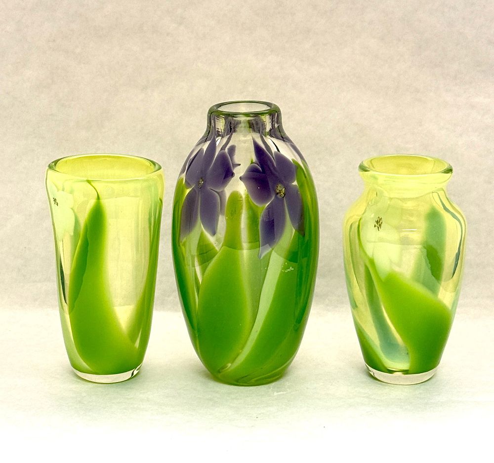 Lot 598: 3 Iorio Opalescent Vases